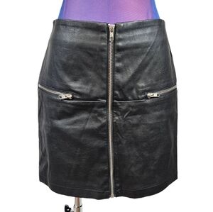 Olivaceous Black Faux Leather Front Zipper Edgy Mini Skirt Size Small Women's‎